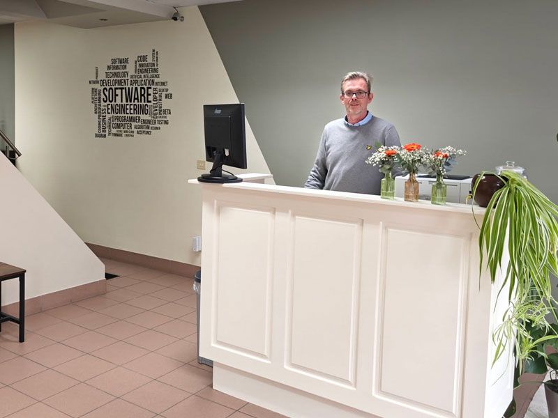 Jean-Marie achter de toonbank